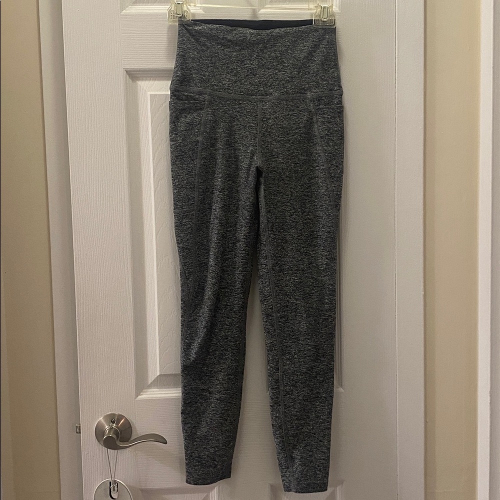 Beyond Yoga marbled gray active Leggings